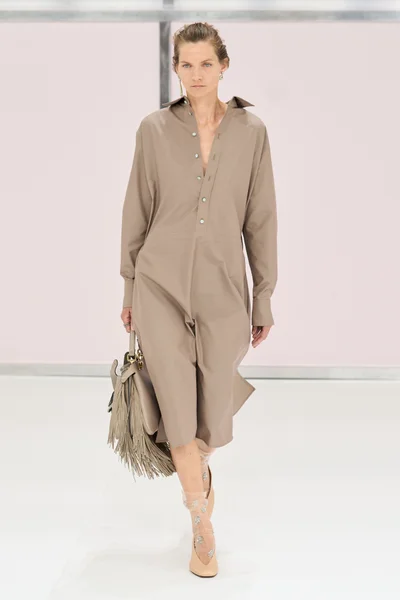 Look 10